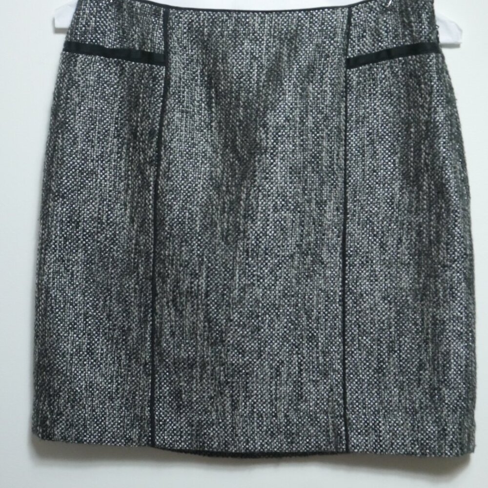 White House Black Market Black & White Tweed Mini Skirt - Size 0